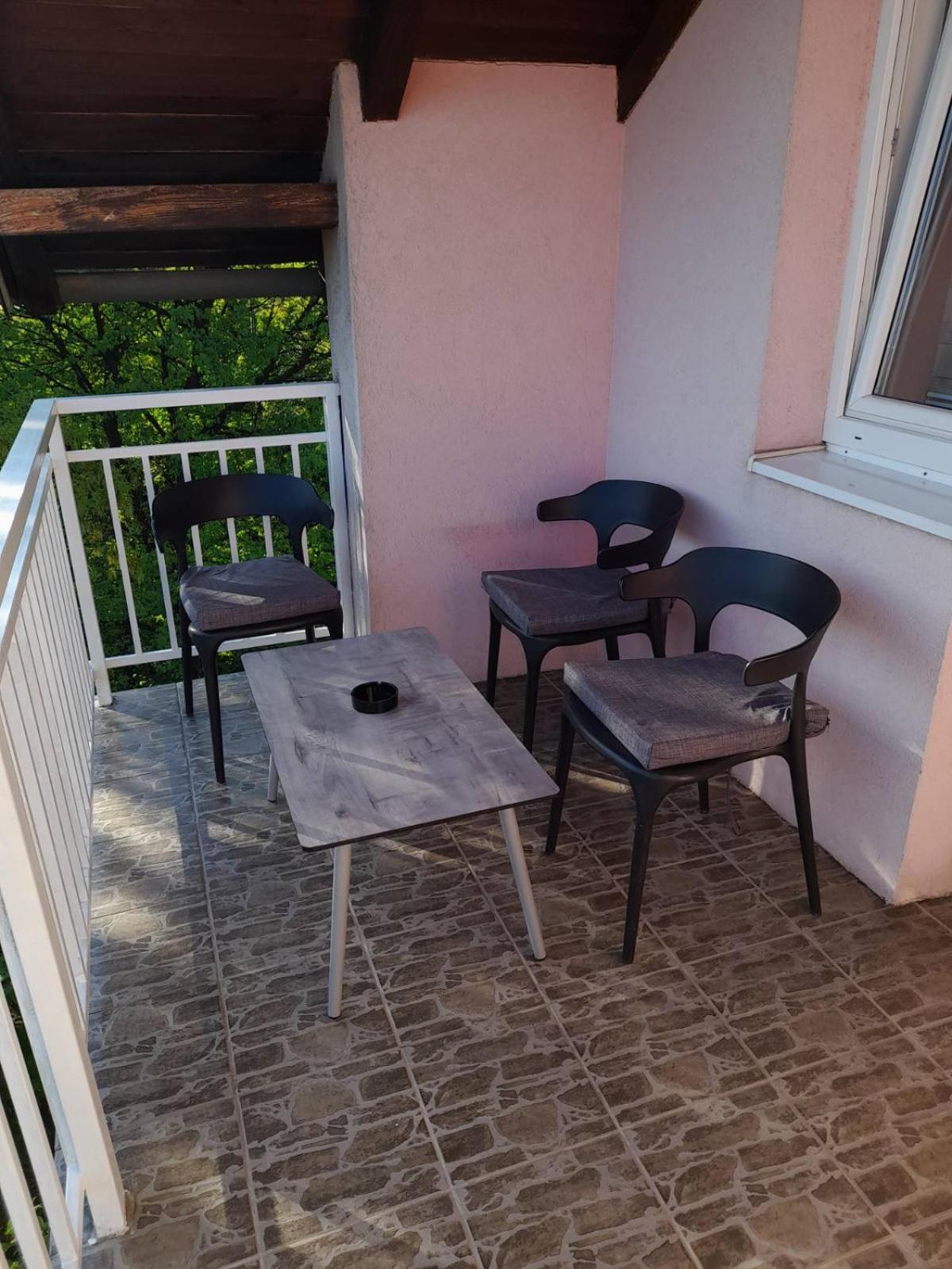 Počitniška hiša 1 *
