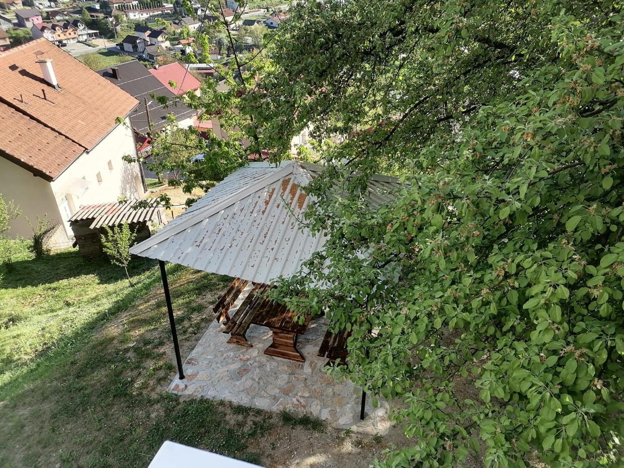 Počitniška hiša 1 *